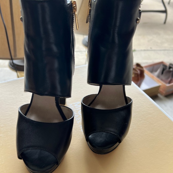 Michael Kors Wyatt Open Toe Booties - Picture 2 of 7